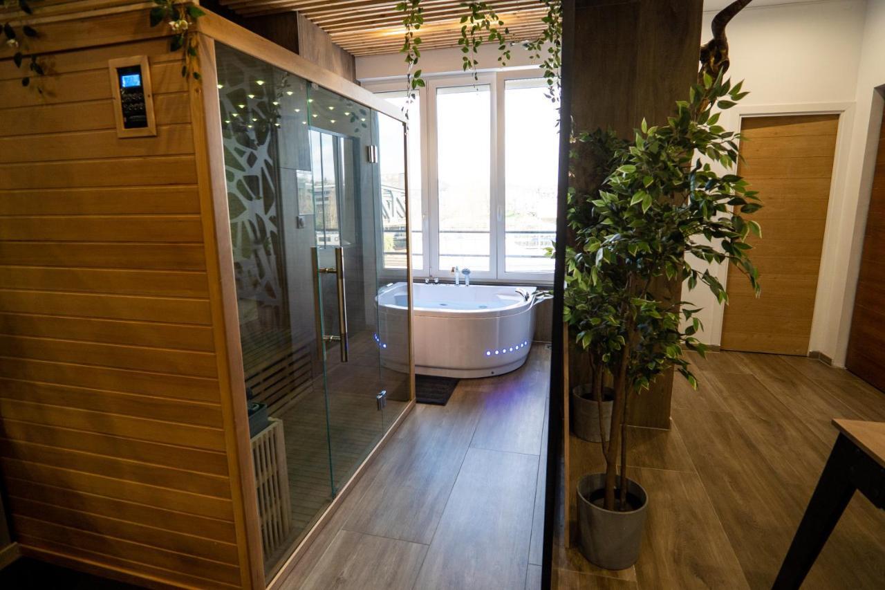 Capsule Wellness - Sauna - Balneo - Machine De Sport Privatif - Ps5 - 2 Chambres Valenciennes Kültér fotó